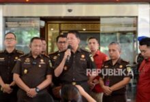 Pihak Kejagung akan tahan beberapa tersangka, termasuk direktur.