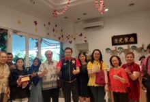 ALVIN LIM RAYAKAN TAHUN BARU DI SINAR LESTARI RESTORAN BERSAMA KELUARGA.