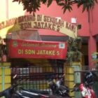 SDN JATAKE 5 BANGUN KANTIN PUNGUT BIAYA ANAK YATIM