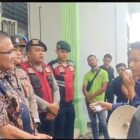 Koalisi aktivis mahasiswa asahan geruduk kantor dinas lingkungan hidup terkait spanduk caleg.