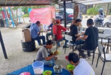 Pimpinan Perusahaan mengucapkan pada panitia selamat sukses hut ke 4 pada tahun 2023 lalu.