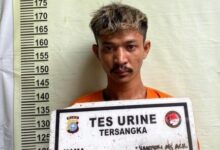 Diduga pemuda warga masih mudah ini melakukan kejahatan dalam mengedar sabu-sabu.
