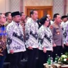 Sekitar 40,000 orang kekurangan guru, jika pemerintah tindakan bisa-bisa bobrok di sektor pendidikan nasional.