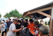 Warga Jakarta Meninggal Terseret Ombak di Pantai Sawarna. Korban di temukan sudah meninggal.