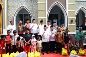 Bersama Kajati Banten, Pj. Gubernur Banten Al Muktabar Resmikan Wakaf Masjid Kejagung RI.