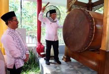Apakah pantas seorang hakim meminta jasa sebagai ahli dari seorang pengacara.