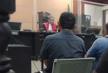 SATPOL PP KOTA TANGERANG SERET PEDAGANG CILOK, GORENGAN, TAHU GOJOROT, KE PENGADILAN DENDA MASING 1000RIBU.