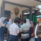 Orang tua siswa di buat panas dingin takut anaknya tidak di terima sekolah favorit sman11 Sepatan.