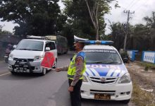 Satlantas Polres Batu Bara Melaksanakan Kegiatan Patroli Kibas Bendera Di Rawa Laka.