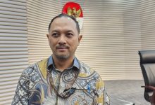 Hasto sekjen PDIP Berbicara terlalu menyudutkan KPK pihak penyidik.