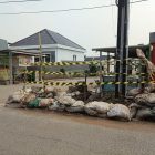 Galia PDAM tidak di tutup mobil. Mobil Muatan hebel terperosok. Mengakibatkan jalan macet.