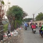 Warga minta pada pihak dinas terkait agar warga yang buang sampah tidak tempatnya, dihukum.