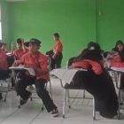 Pihak sekolah di samarindah paksa beli buku LKS.