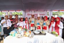Buka Lomba Kreasi Masakan, Pj Gubernur Al Muktabar Tampilkan Olahan Makanan Bergizi Berbasis Pangan.