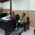Pengacara dinas pendidikan ngamuk di ruang sidang terpancing bukti surat yang di pertanyakan kuasa hukum tergugat.