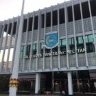 Diduga telah melakukan tindak pidana pemalsuan Dokumen serta ‘bermain mata’ atau Korupsi Kolusi dan Nepotisme (KKN) dan PA.