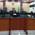 Menyelundupkan kokain cair seberat 2500 gram di tuntut mati minta di bebaskan.