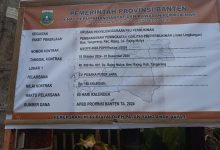 Diduga pengerjakan Paving Blok di RT 008/007 tidak sesuai RAB.