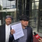 Boyamin melalui pengacaranya, pihak KPK usut tuntas hal ini puluhan triliun rupiah jual beli laut.