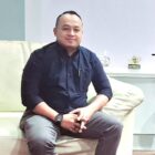 Ade Muksin Ketua PWI Bekasi Raya Minta Institusi Kepolisian Menindak Tegas Hendro oknum Reskrim Ngaku Dinas di Polres Metro Bekasi.