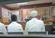 BAPAK BEJAD TEGA JUAL ANAK KANDUNGNYA HANYA UNTUK MEMBELI SEPEDA MOTOR.