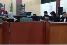 Putusan banci hakim pengadilan negeri Tangerang penipu 224 juta membuat terdakwa tertawa selesai sidang.