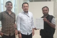 ANGGOTA DPRD DKI DARI PARTAI NASDEM DIDUGA PERAS KADIS DEMI SAMBUNG AYAM.