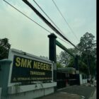 TAKMAMPU BAYAR UANG SERAGAM 1,7 JUTA SISWA SMKN2 DI KELUARKAN DARI SEKOLAH