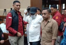 Hakim Zarof Ricar di hukum 20 tahun penjara, belum pantas yang ia ambil dari sogokan.