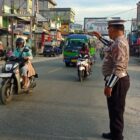 Personil Sat Lantas Polres Batu Bara Laksanakan Pengaturan Lalu Lintas untuk Menjaga Kamseltibcar lantas.