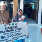 Pemerintah Desa segulung salurkan BLT dana desa kepada 40 KPM.