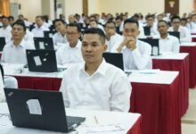 Kode R4 yang tidak ada “L” bagai mana ia juga dapat gaji honor Pusat?.