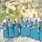 Tim Padusa MTsN 6 Ponorogo Sukses Iringi Pengibaran Bendera Raksasa HUT Ke-80 RI di Monumen Reog.