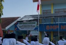 KELUARGA BESAR SMPN 8 KOTA MADIUN MEMERIAHKAN HUT KE 80 RI.