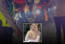 NAAS WANITA CANTIK DI DEPAN TAMAN KOTA SEPATAN.