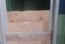 Kepsek SMPN 2 Sepatan Diduga Dana Bos dibagi-bagi, untuk perawatan pintu sampai tidak ada.