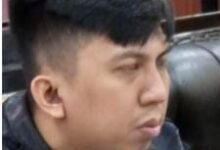 SINDIKAT JUAL BELI SENPI JENIS PISTOL BERIKUT PELURU ILEGAL DITUNTUT HAMYA 1 TAHUN 3 BULAN.