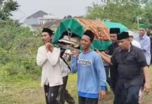 Kakek Sekdes Telah meninggal di hari Selasa, semoga meninggal Istikomah.