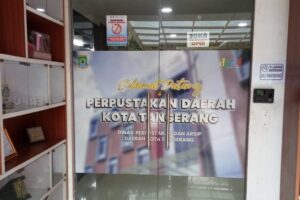 Kurangnya pengujung dari Siswa, Mahasiswa dan di masyarakat membaca buku,