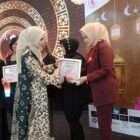 Kompetisi Unjuk Bakat Kontes Kecantikan Busana muslim memprioritaskan baca huruf Qur’an publik speaking,