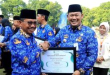 KECAMATAN NEGLASARI RAIH PENGGHARGAAN DARI WALIKOTA DI HARI KORPRI.