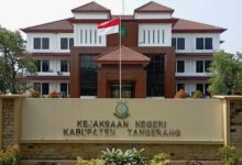 KPK OTT KASIPIDUM KEJAKSAAN TANGERANG DAN 2 OKNUM KEJAKSAAN TINGG BANTEN DUGAAN TERIMA SUAP TKA