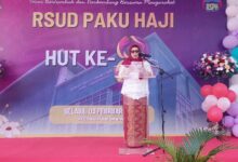 Direktur RSUD Pakuhaji, Hj. dr. Umi Kulsum, MM : juga berharap pada Dokter, Bidan dan Semua pegawai menjadi prestasi gemilang.
