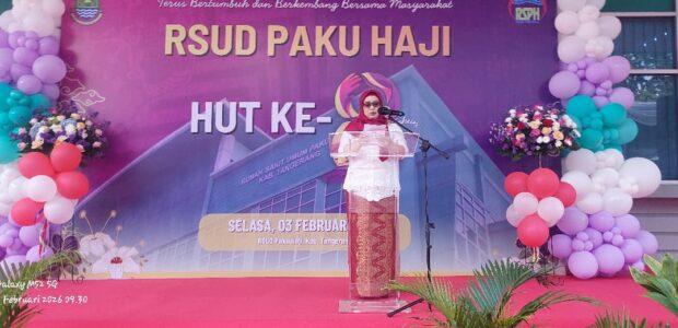 Direktur RSUD Pakuhaji, Hj. dr. Umi Kulsum, MM : juga berharap pada Dokter, Bidan dan Semua pegawai menjadi prestasi gemilang.