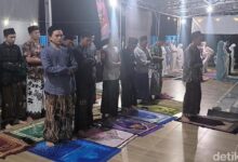 Viral pondok pasyatren Al-Q sholat taraweh cuma 5 menit selesai.