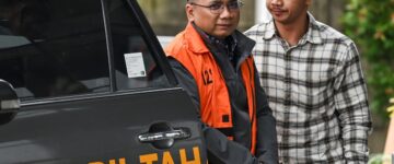 Politisi berpendapat : Jika di tahan tahanan rumah, itu tersangka terlalu berlebihan.