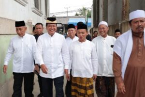 Menutup sambutannya, pihaknya pun mengajak seluruh masyarakat untuk menjaga kerukunan dan memperkuat nilai-nilai.