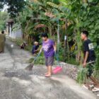 Pemerintah Desa Sukorejo Gandeng Warga Gelar Kerja Bakti Bersihkan Lingkungan Dusun.