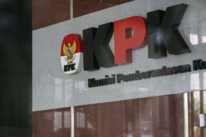 KPK behasil OTT penjabat Pemkab Tulung Agung dengan barang bukti.