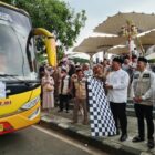 Ketua DPRD Kabupaten Tangerang, Muhamad Amud, secara langsung melepas keberangkatan 390 jemaah.